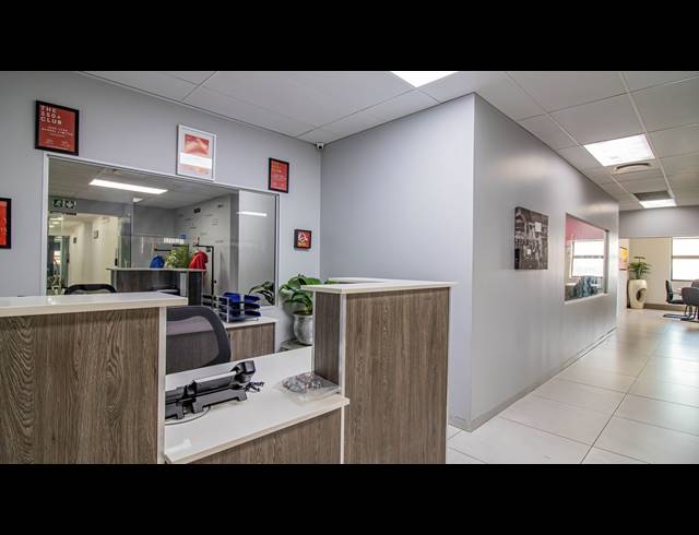 299M² OFFICE TO LET IN ALLEN'S NEK
